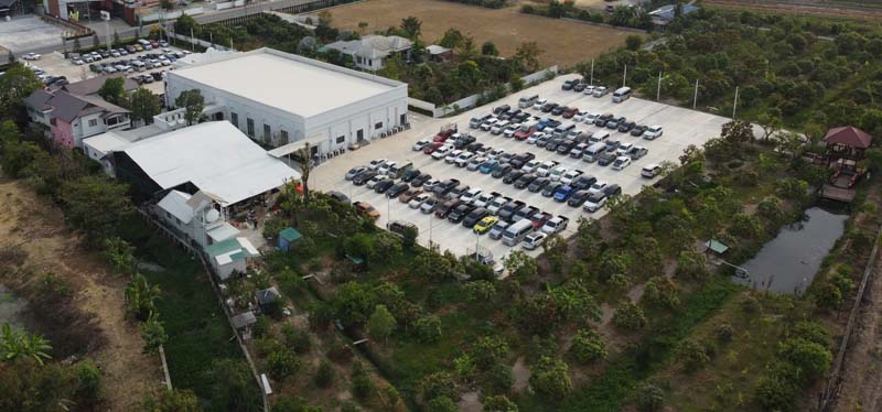 สถานที่จัดงานแต่งงาน นนทบุรี ห้อง Grand Ballroom หรูหรา ตกแต่งคริสตัลแชนเดอเลียร์